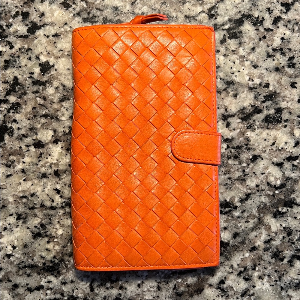AUTHENTIC Bottega Veneta EUC Orange ๐ Wallet with Clasp - Picture 10 of 14